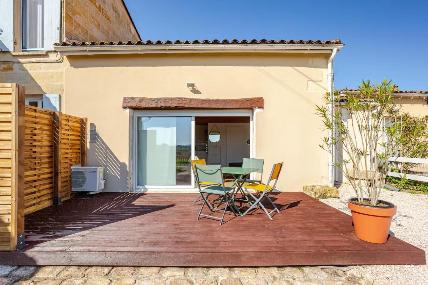 Guesthouse Les Maurins Saint-Sulpice-de-Faleyrens ภายนอก รูปภาพ